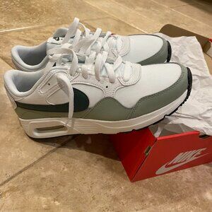 Brand new Nike Men's Air Max SC Shoes
